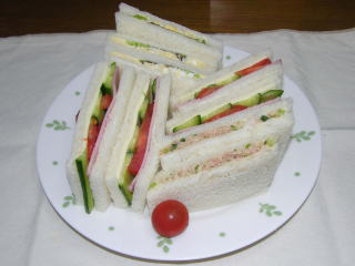 �e�B�[�^�C���Ɂ�T���h�C�b�`�O���